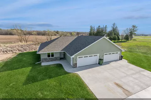 559 Summer Dr, Brillion, WI 54110