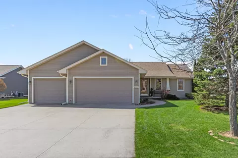 w6181 Sherwood Point Drive, Greenville, WI 54942