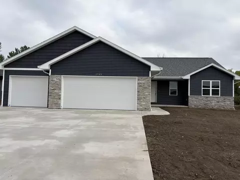 1743 Betty Jean Ln, Green Bay, WI 54313