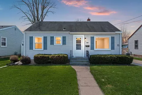 867 Marquette St, Menasha, WI 54952