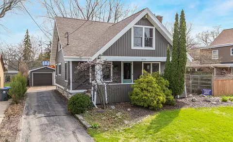 1009 Nicolet Blvd, Neenah, WI 54956