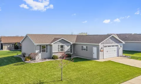 1480 Marie Dr, Kaukauna, WI 54130