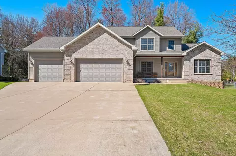 410 Hemlock St, Peshtigo, WI 54157