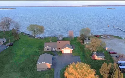 7878 S Us Hwy 45, Oshkosh, WI 54902
