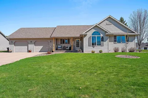 2776 Steamboat Springs Run, Green Bay, WI 54313