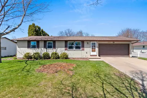2589 Van Beek Rd, Green Bay, WI 54311