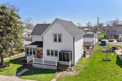 105 W 6th St, Kaukauna, WI 54130