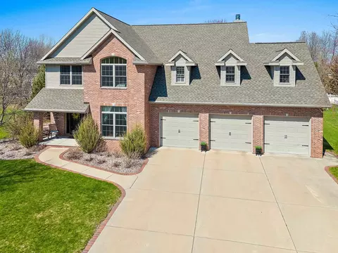 600 Winding Waters Way, De Pere, WI 54115