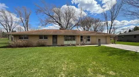 n70w13080 Brentwood Dr, Menomonee Falls, WI 53051