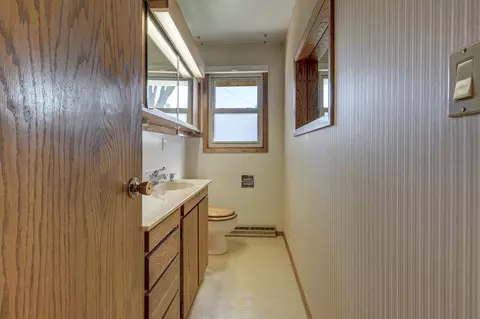 Bath - 1508 N Eugene St, Appleton, WI 54914 photo 2 of 2