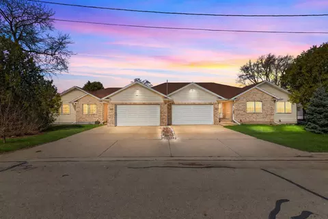 619 Knight Ave, Neenah, WI 54956