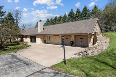 Exterior - 10 N Kurt Ave, Appleton, WI 54913 photo 15 of 17