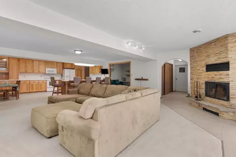 Living - 10 N Kurt Ave, Appleton, WI 54913 photo 2 of 6