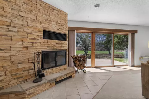 Living - 10 N Kurt Ave, Appleton, WI 54913 photo 1 of 6