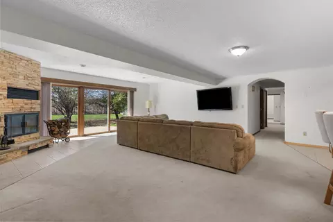 Living - 10 N Kurt Ave, Appleton, WI 54913 photo 4 of 6