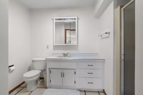 Bath - 10 N Kurt Ave, Appleton, WI 54913 photo 1 of 3