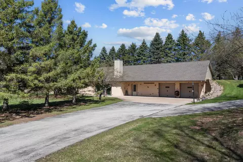 Exterior - 10 N Kurt Ave, Appleton, WI 54913 photo 12 of 17