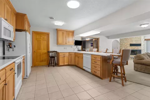 Kitchen - 10 N Kurt Ave, Appleton, WI 54913 photo 5 of 5