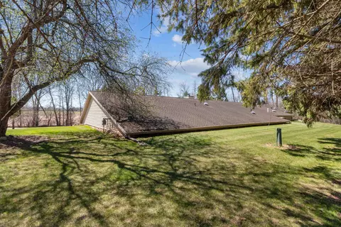 Exterior - 10 N Kurt Ave, Appleton, WI 54913 photo 7 of 17