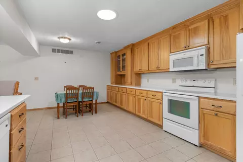Kitchen - 10 N Kurt Ave, Appleton, WI 54913 photo 4 of 5