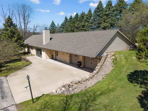 Exterior - 10 N Kurt Ave, Appleton, WI 54913 photo 2 of 17