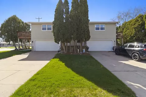 1395 Inverness Ln, Neenah, WI 54956