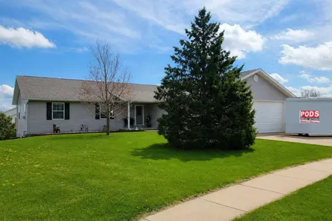 511 Island View Cir, Hustisford, WI 53034