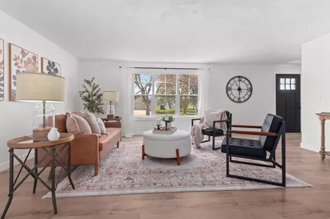 Living - 2734 N Beechwood Ct, Appleton, WI 54911 photo 2 of 7