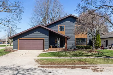 2734 N Beechwood Ct, Appleton, WI 54911