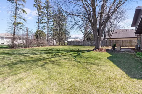 Exterior - 2734 N Beechwood Ct, Appleton, WI 54911 photo 6 of 7