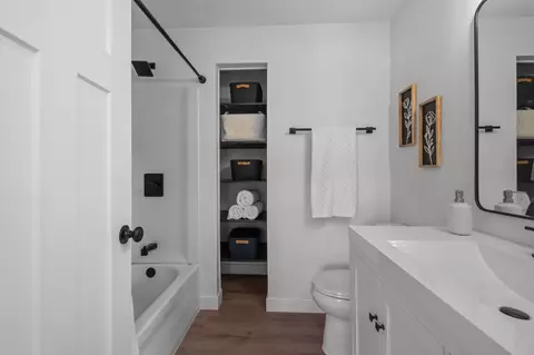 Bath - 2734 N Beechwood Ct, Appleton, WI 54911 photo 3 of 4