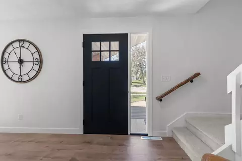 Entry Way - 2734 N Beechwood Ct, Appleton, WI 54911 photo 1 of 5