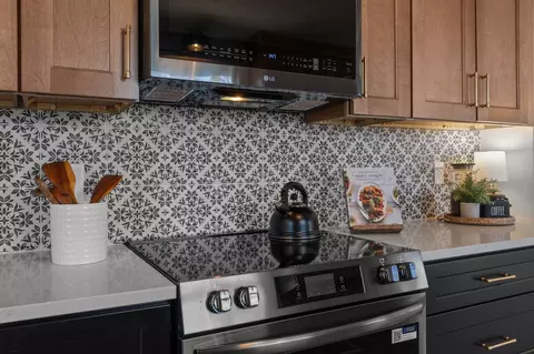Kitchen - 2734 N Beechwood Ct, Appleton, WI 54911 photo 4 of 5