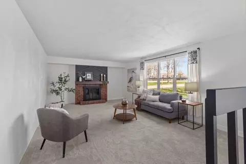 Living - 2734 N Beechwood Ct, Appleton, WI 54911 photo 4 of 7