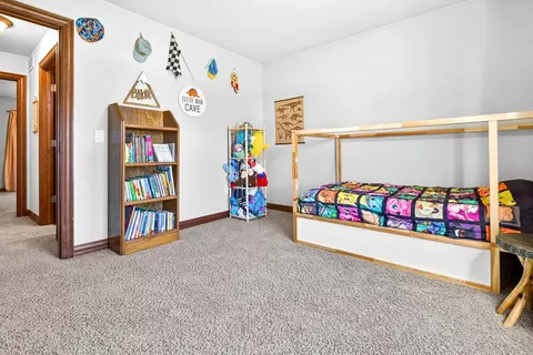 Bedroom - 4102 E Braeburn Dr, Appleton, WI 54913 photo 2 of 4