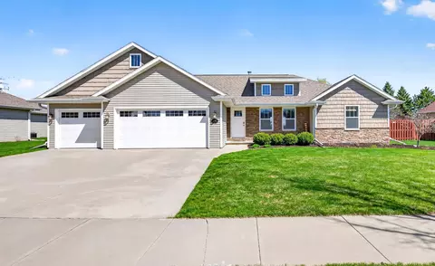4102 E Braeburn Dr, Appleton, WI 54913