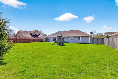 Exterior - 4102 E Braeburn Dr, Appleton, WI 54913 photo 3 of 5