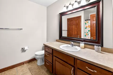 Bath - 4102 E Braeburn Dr, Appleton, WI 54913 photo 3 of 4