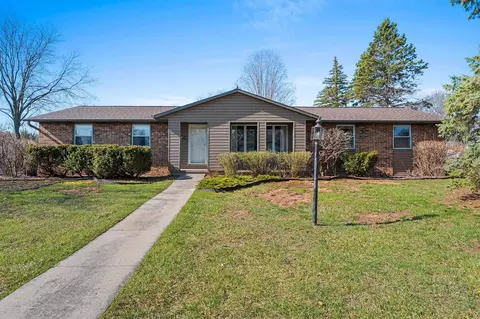 1259 Swan Ct, Green Bay, WI 54313