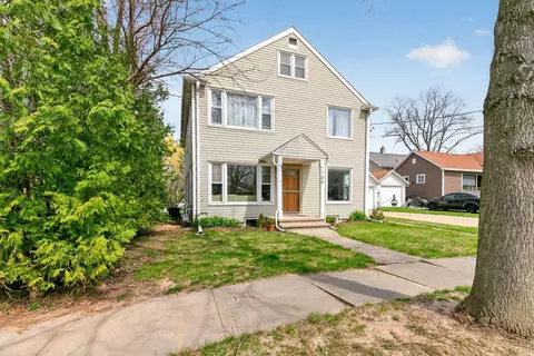 Exterior - 106 W Parkway Blvd, Appleton, WI 54911 photo 5 of 5