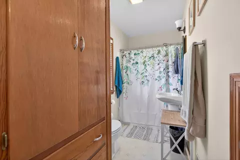 Bath - 106 W Parkway Blvd, Appleton, WI 54911 photo 1 of 3