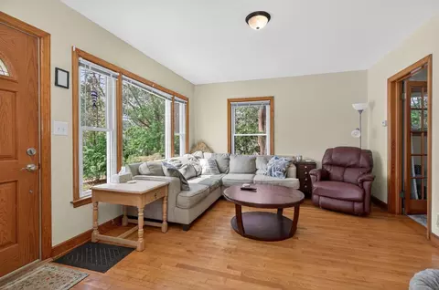 Living - 106 W Parkway Blvd, Appleton, WI 54911 photo 2 of 6