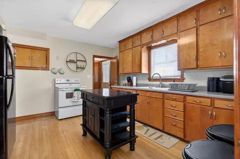 Kitchen - 106 W Parkway Blvd, Appleton, WI 54911 photo 2 of 6