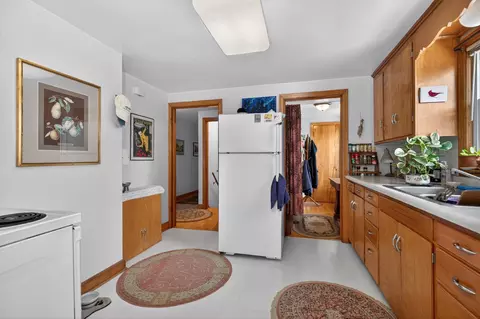 Kitchen - 106 W Parkway Blvd, Appleton, WI 54911 photo 5 of 6