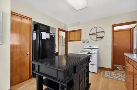 Kitchen - 106 W Parkway Blvd, Appleton, WI 54911 photo 3 of 6