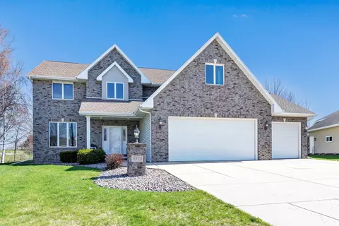 3373 Langdon St, Green Bay, WI 54311