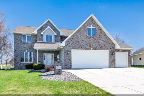 3373 Langdon St, Green Bay, WI 54311