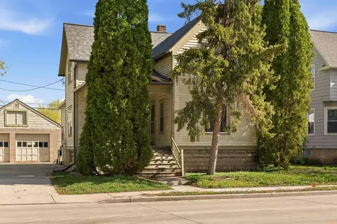 129 E Johnson St, Fond Du Lac, WI 54935