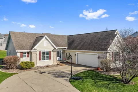 2976 Durham Rd, Green Bay, WI 54311