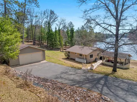 2135 Regina Dr, Florence, WI 54121
